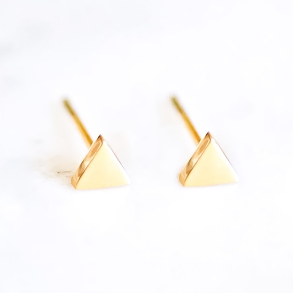 14k Gold Pyramid Stud Earrings - Picture 3 of 16